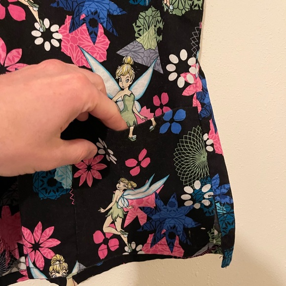 Disney Tinkerbell Be Mine Heart Scrub Top Med Nurse CNA Medical Pre-owned EUC! - Picture 6 of 10